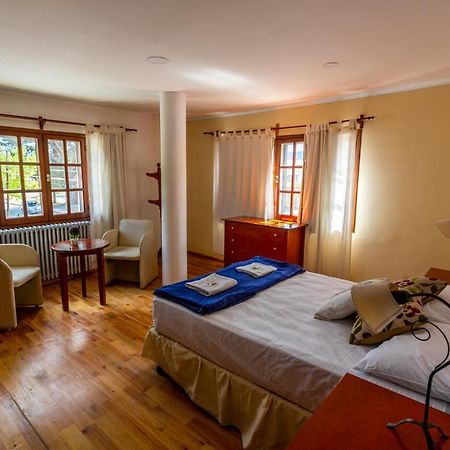 Pinto Terraza Hostel Esquel Exterior photo