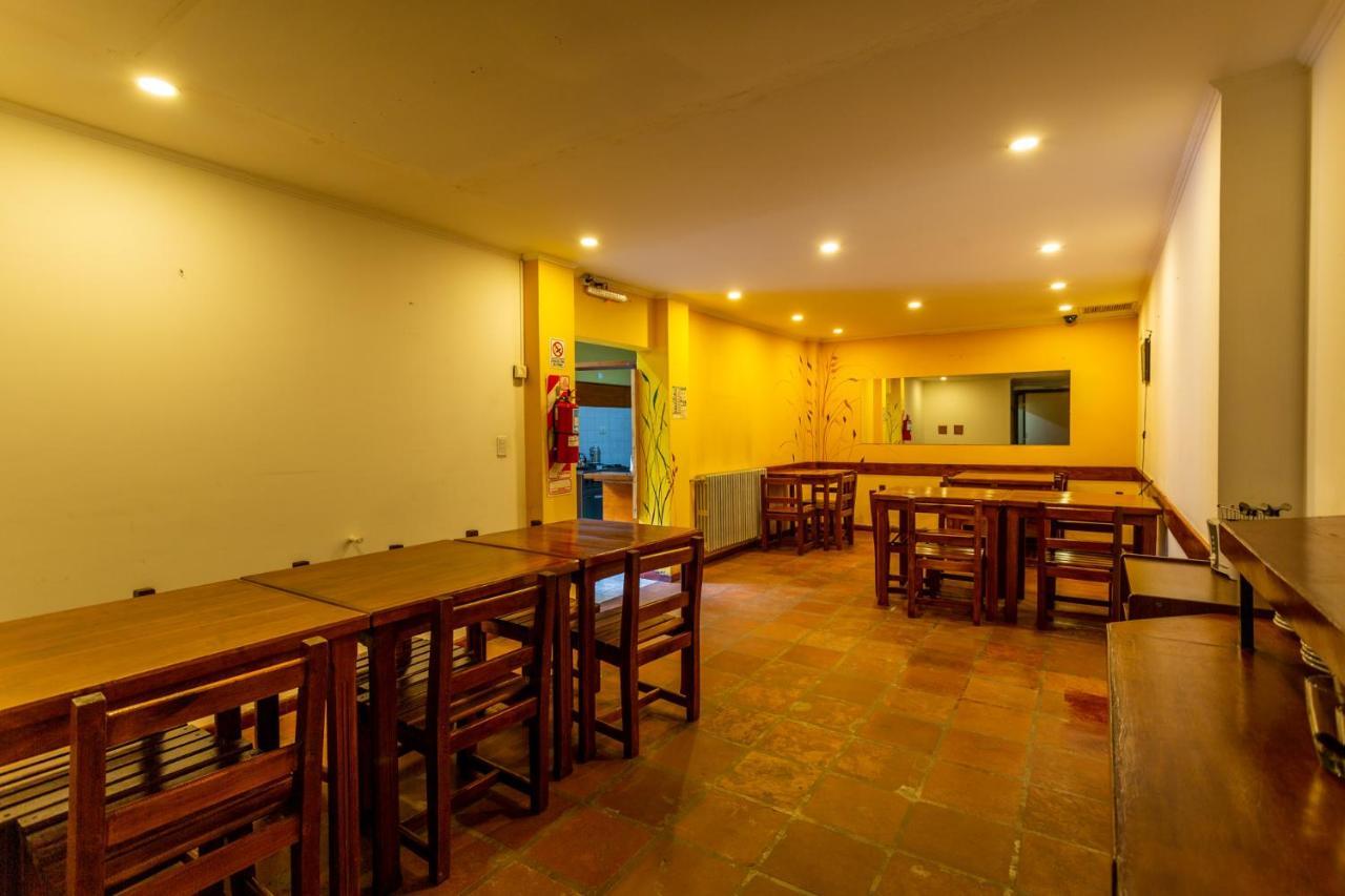 Pinto Terraza Hostel Esquel Exterior photo