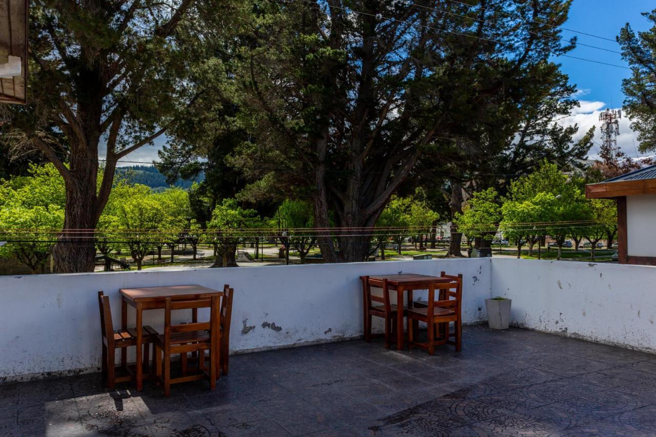 Pinto Terraza Hostel Esquel Exterior photo