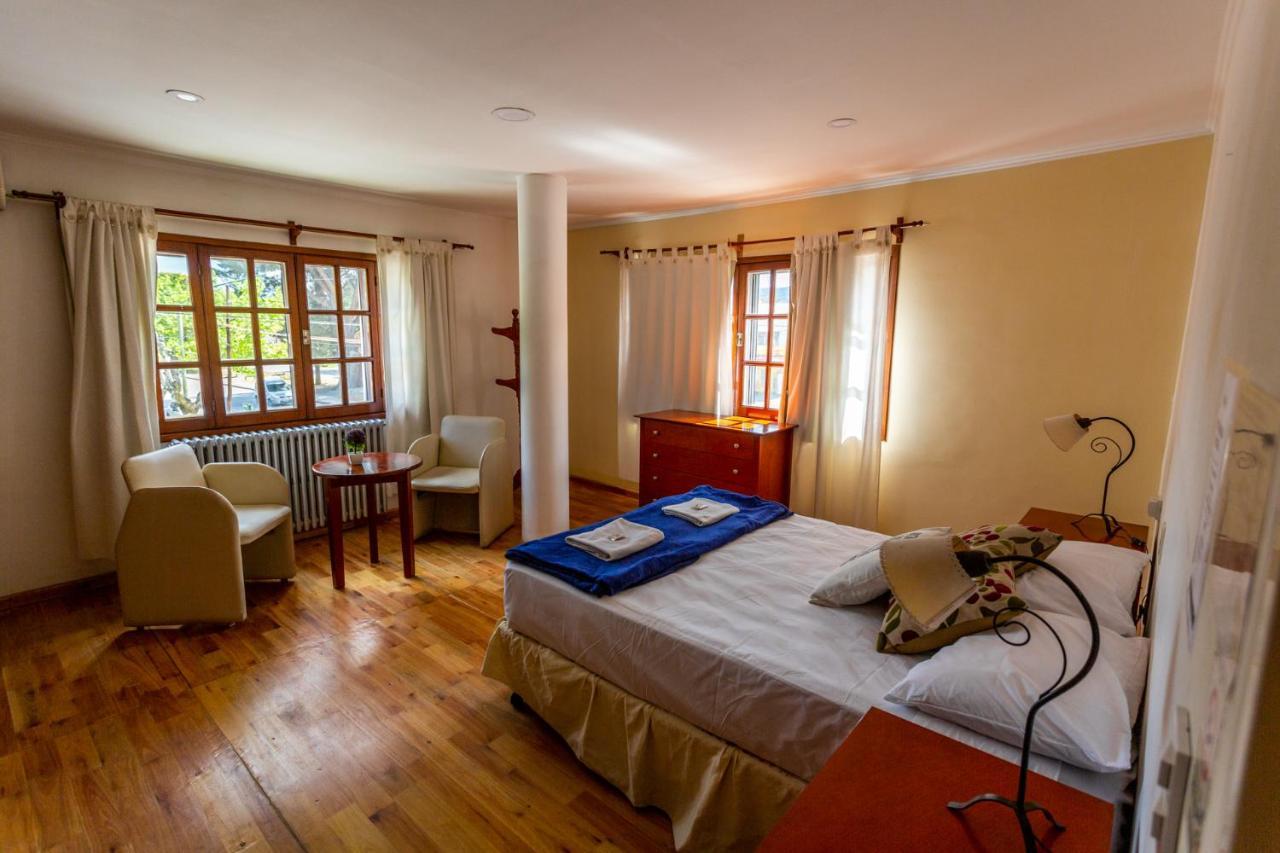 Pinto Terraza Hostel Esquel Exterior photo