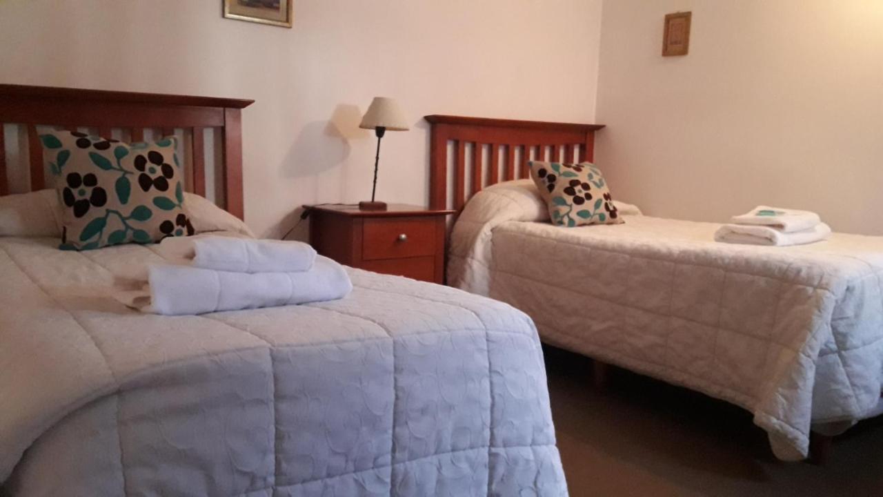 Pinto Terraza Hostel Esquel Exterior photo